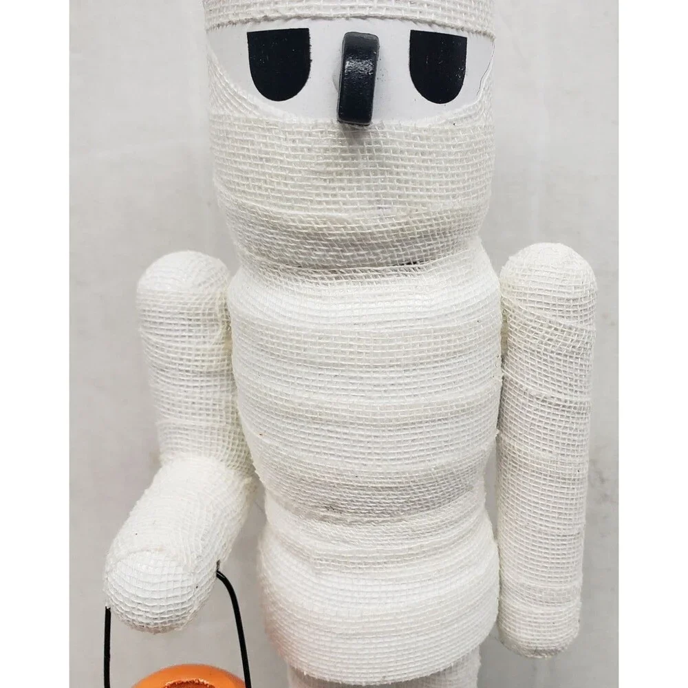 Wooden Nutcracker,9.5